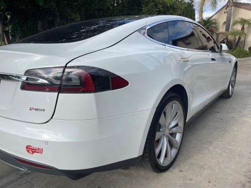2014 Tesla Model S Performance