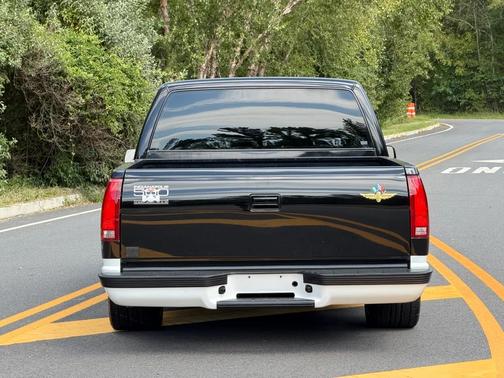 Black 1993 Chevrolet 1500 Sportside