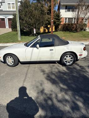 White 1992 Mazda MX-5 Miata Base
