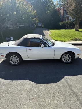 White 1992 Mazda MX-5 Miata Base