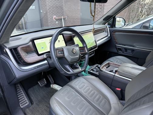 2023 Rivian R1S Launch Edition