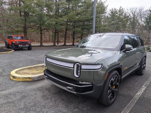 2023 Rivian R1S Launch Edition