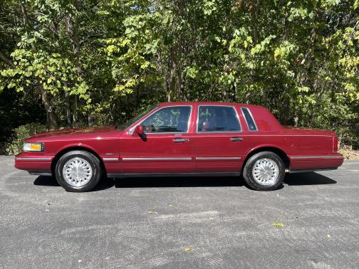 1997 Lincoln Town Car Cartier Designer