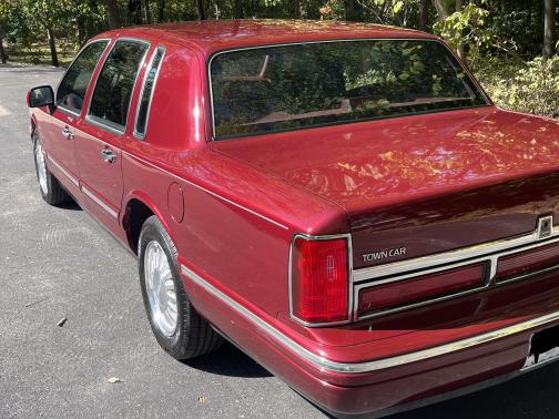 1997 Lincoln Town Car Cartier Designer