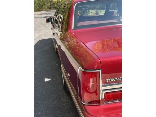 1997 Lincoln Town Car Cartier Designer