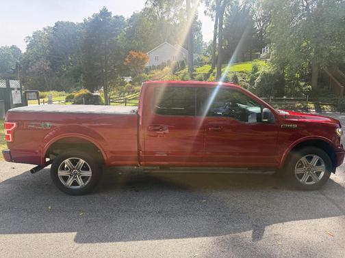 Red 2018 Ford F-150 XLT
