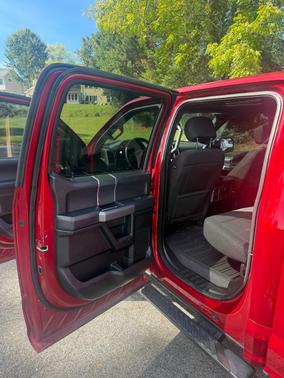 Red 2018 Ford F-150 XLT