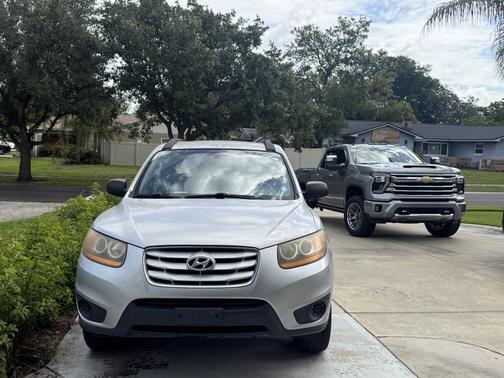 Silver 2010 Hyundai SANTA FE GLS