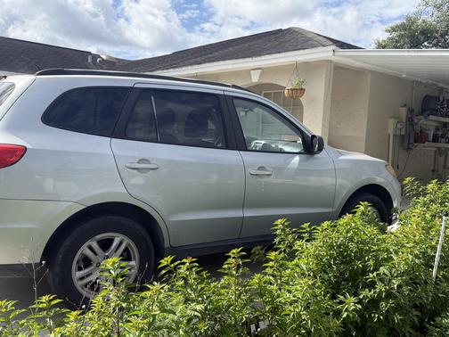 Silver 2010 Hyundai SANTA FE GLS