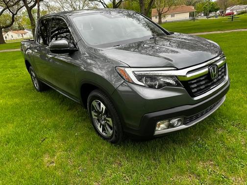 Gray 2018 Honda Ridgeline RTL-E