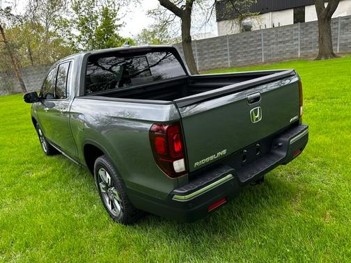 Gray 2018 Honda Ridgeline RTL-E