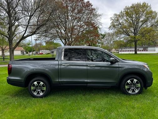 Gray 2018 Honda Ridgeline RTL-E