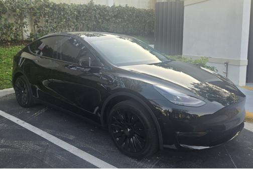 2024 Tesla Model Y Long Range