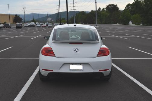 White 2016 Volkswagen Beetle 1.8T