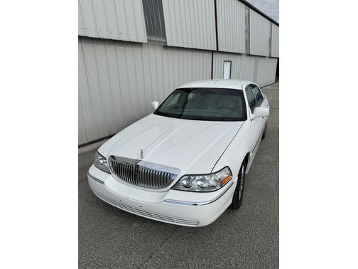 2010 Lincoln Town Car Signature Limited