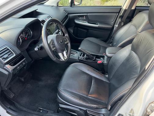 White 2017 Subaru Crosstrek 2.0i Limited