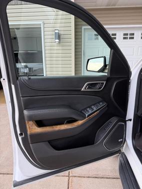 White 2016 GMC Yukon XL Denali