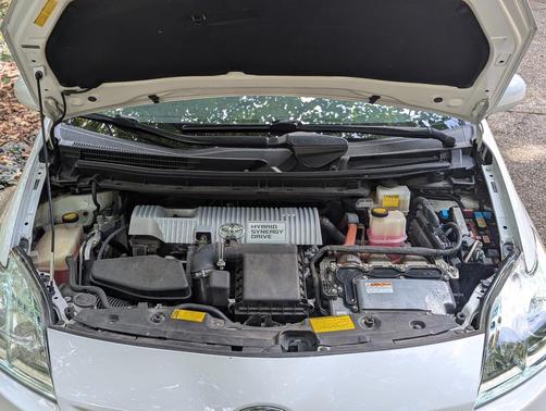 White 2011 Toyota Prius III