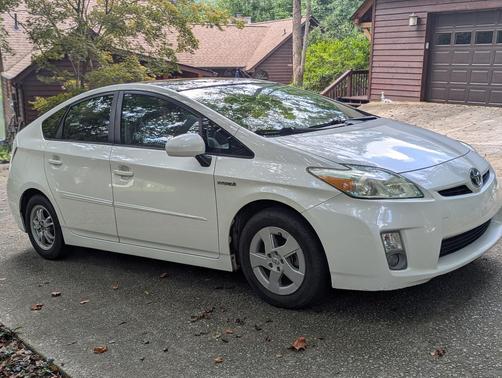 White 2011 Toyota Prius III