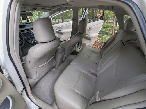 White 2011 Toyota Prius III