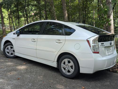 White 2011 Toyota Prius III