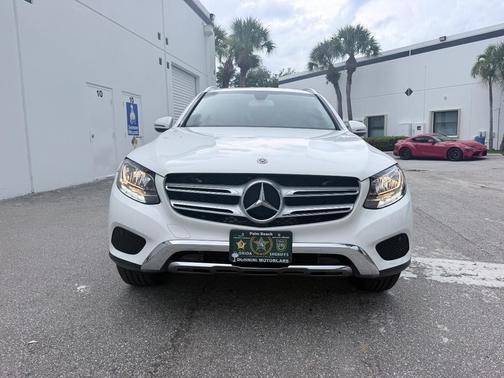 White 2019 Mercedes-Benz GLC 300 Base