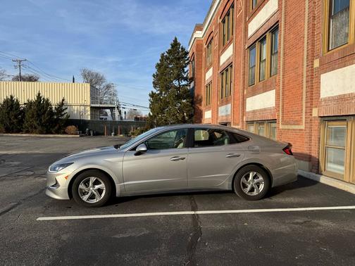 2020 Hyundai SONATA SE