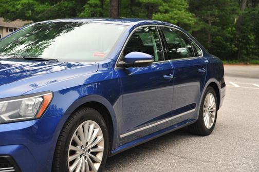 Blue 2016 Volkswagen Passat 1.8T SE