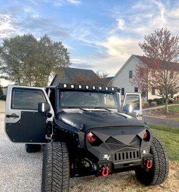 Photo 3 of 9 of 2013 Jeep Wrangler Unlimited Freedom Edition