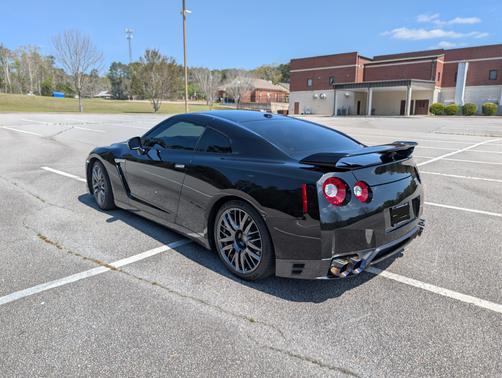 Black 2016 Nissan GT-R Premium