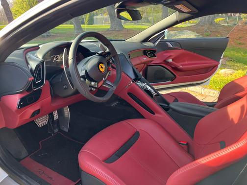 2024 Ferrari Roma Base