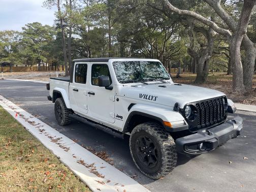 2022 Jeep Gladiator Willys