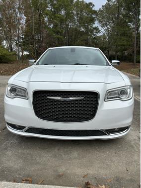 2017 Chrysler 300C Base
