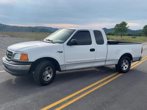 White 2004 Ford F-150 Heritage XLT SuperCab