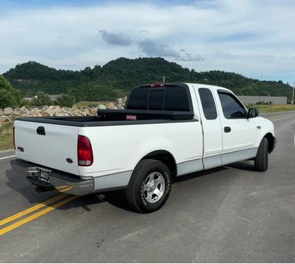 White 2004 Ford F-150 Heritage XLT SuperCab