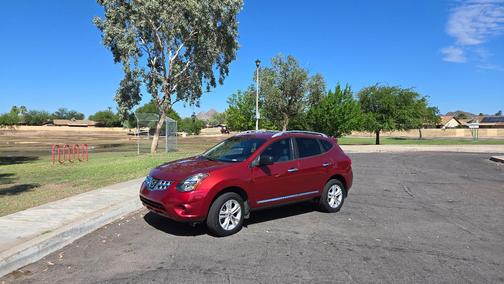Red 2015 Nissan Rogue Select S