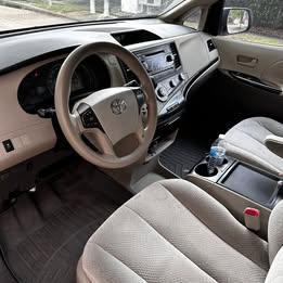 2011 Toyota Sienna LE
