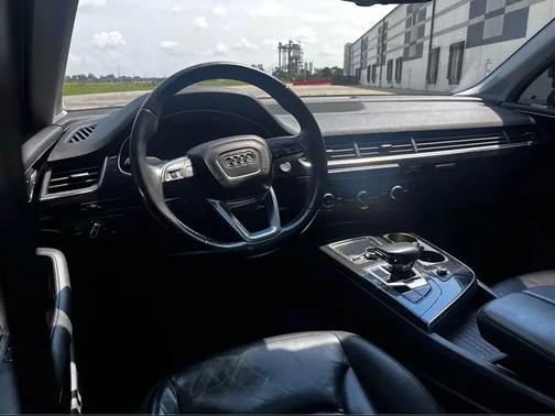 Black 2018 Audi Q7 3.0T Premium Plus