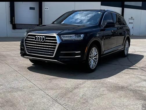 Black 2018 Audi Q7 3.0T Premium Plus