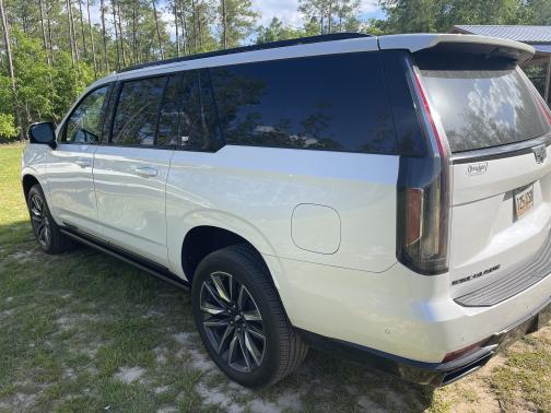 Photo 5 of 6 of 2021 Cadillac Escalade ESV Sport