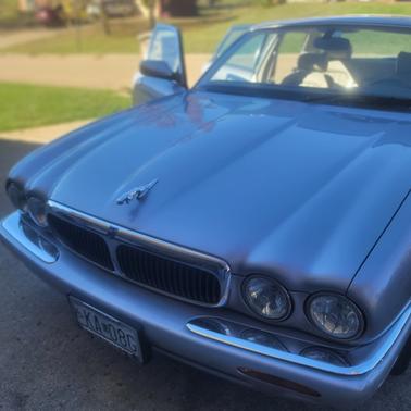 2001 Jaguar XJ8 Base