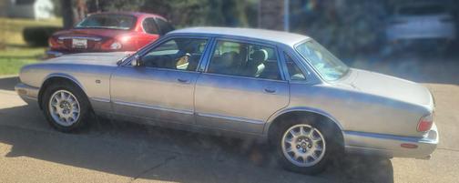2001 Jaguar XJ8 Base