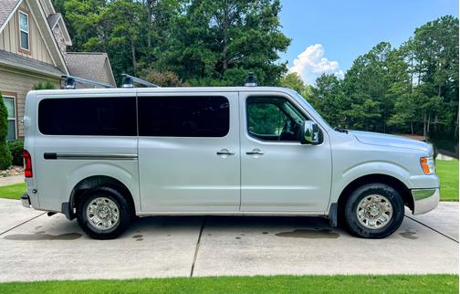 2016 Nissan NV Passenger NV3500 HD SL V8