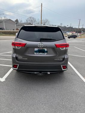 2019 Toyota Highlander Limited Platinum