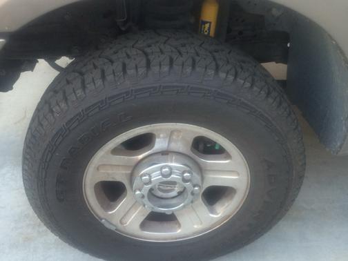 Beige 2005 Ford F-350 Lariat Crew Cab Super Duty