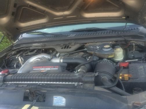 Beige 2005 Ford F-350 Lariat Crew Cab Super Duty
