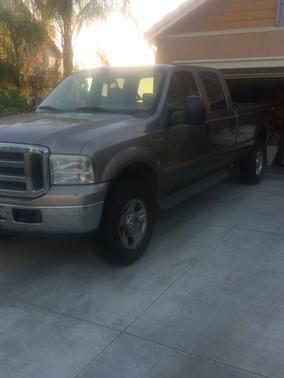 Beige 2005 Ford F-350 Lariat Crew Cab Super Duty