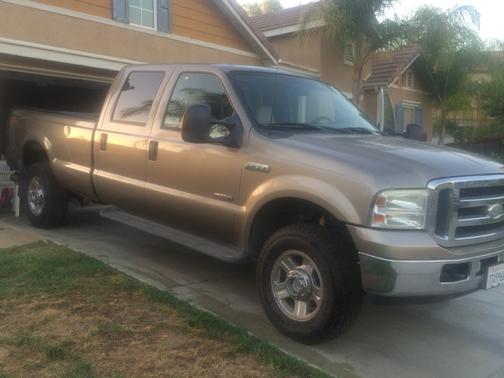 Beige 2005 Ford F-350 Lariat Crew Cab Super Duty