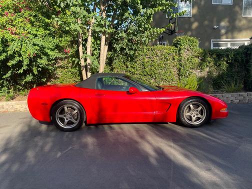 Red 2000 Chevrolet Corvette Base