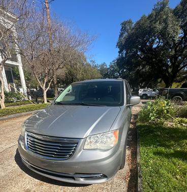2013 Chrysler Town & Country Touring